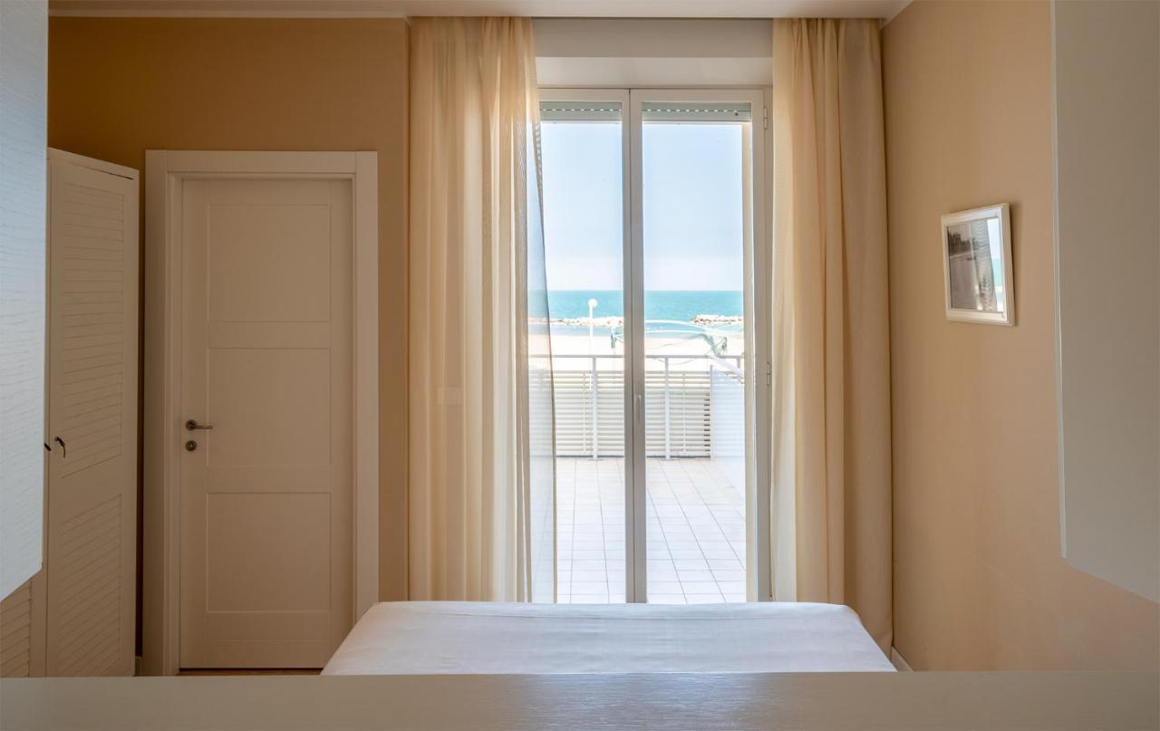 Hotel Bristol Cattolica Extérieur photo