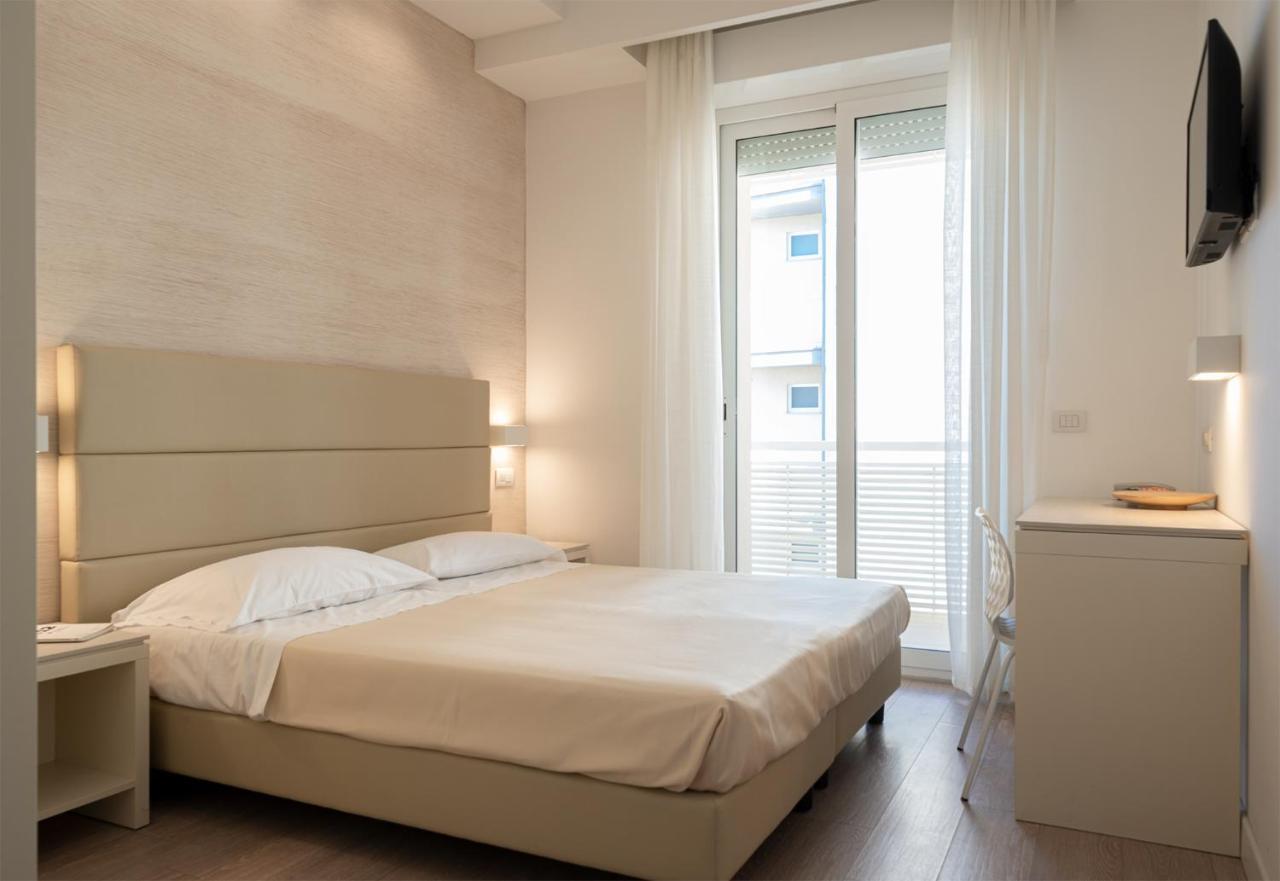 Hotel Bristol Cattolica Extérieur photo