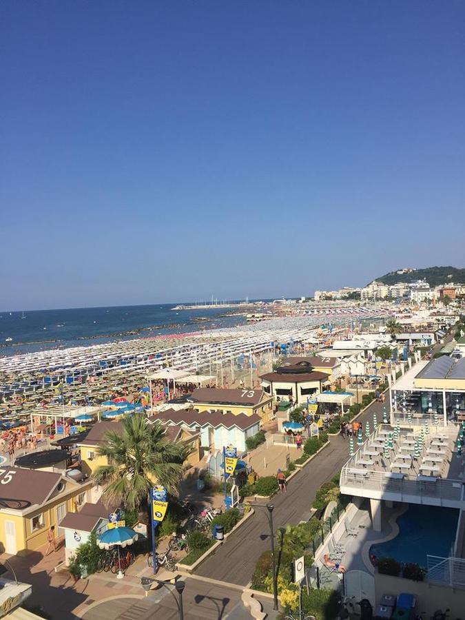 Hotel Bristol Cattolica Extérieur photo