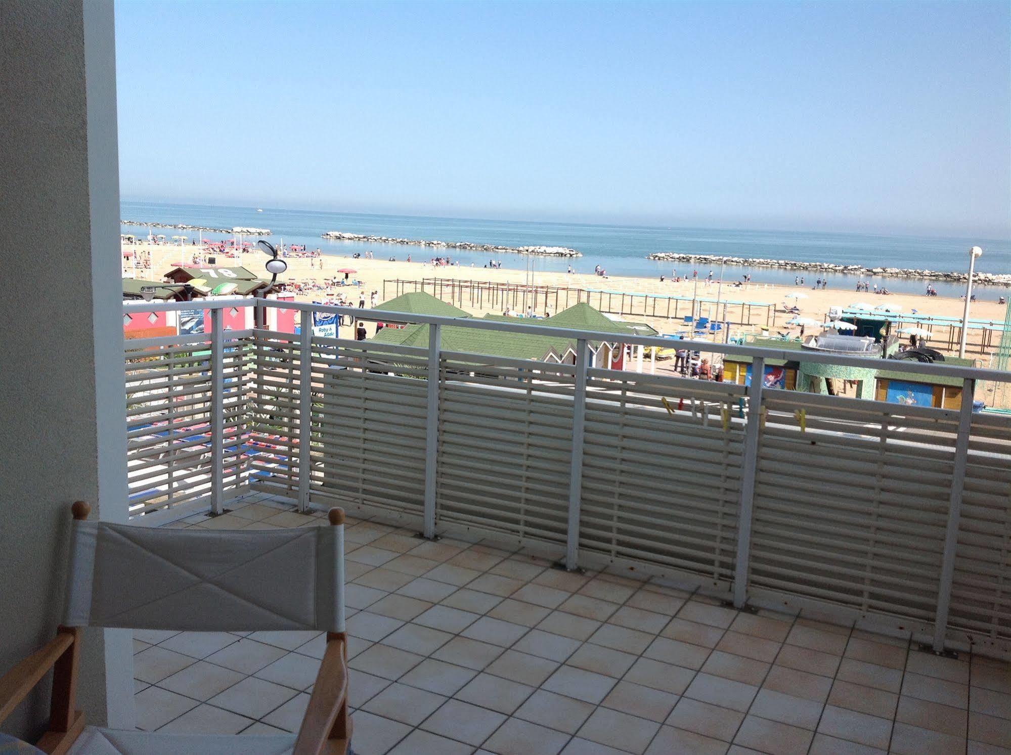 Hotel Bristol Cattolica Extérieur photo