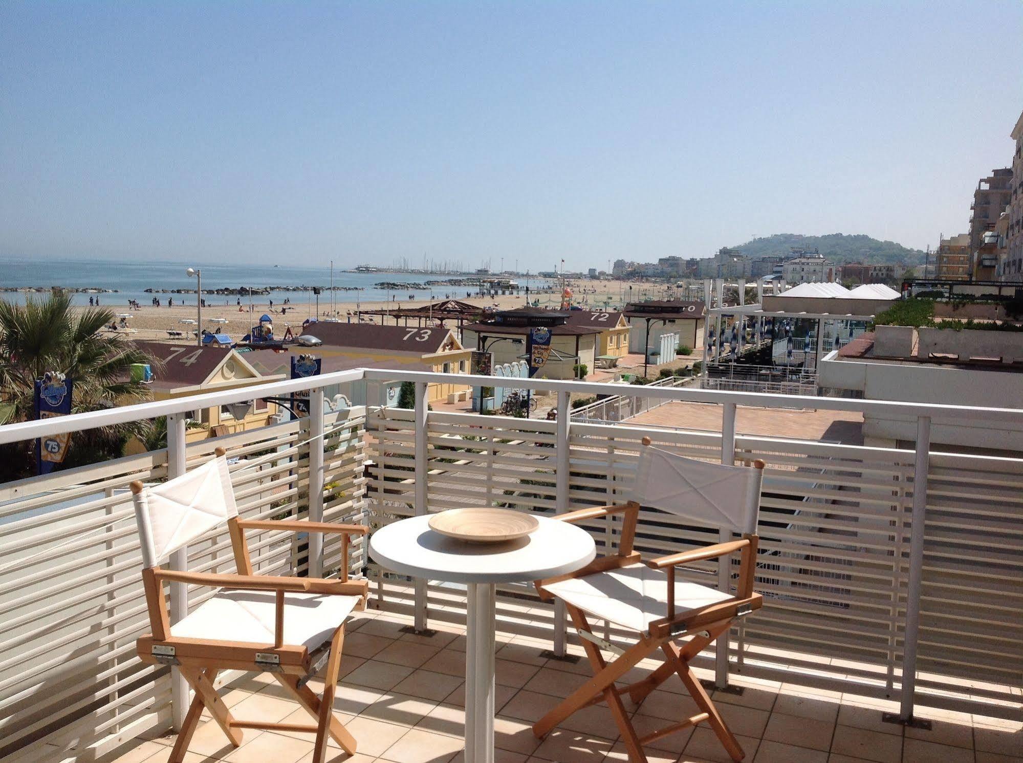 Hotel Bristol Cattolica Extérieur photo